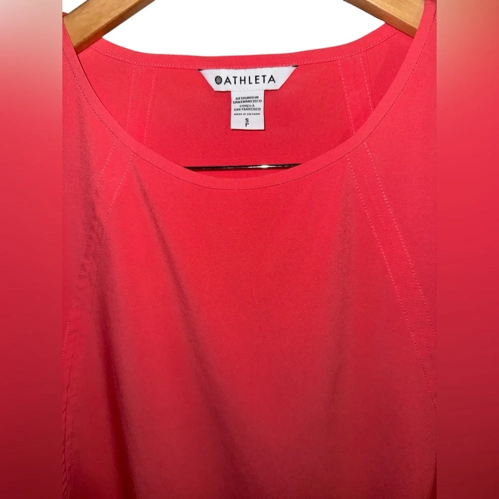 Athleta Refined Zephyr Tank size Small sleeveless pink coral